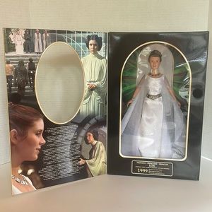 Hasbro Star Wars Princess Leia 1999 Portrait Edition Ceremonial Gown In Box.